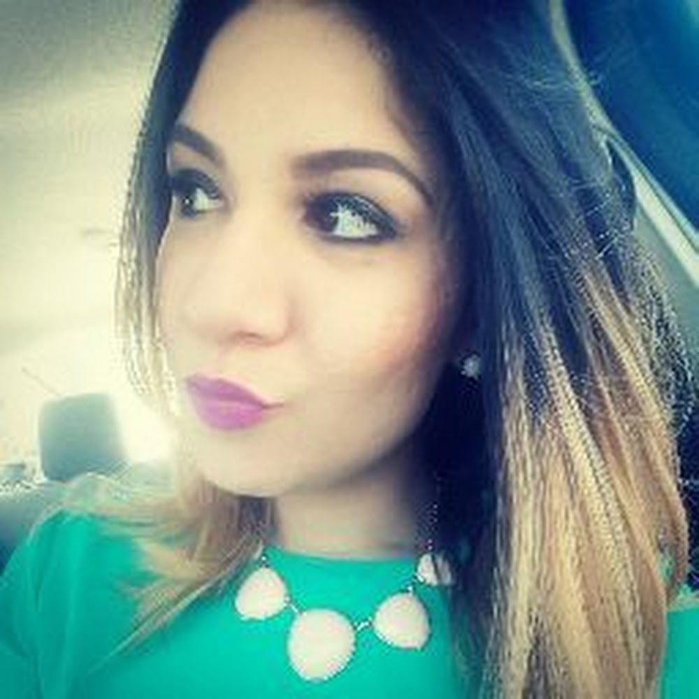 Meet your Posher, Mayelli